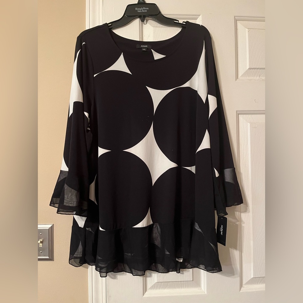 Alfani Black and White Geometric Circle Print Blouse